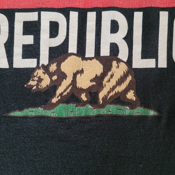 California Republic Large Logo CA Bear T-Shirt Black Unisex Extra Large - Picture 3 of 8